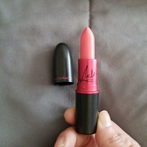 MAC Lipstick "Nicki Minaj" Viva Glam Satin